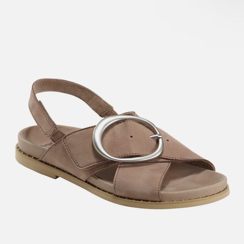 EARTH GROVE AMBROSIA tan Brown Sandals with Silver Buckle sling back